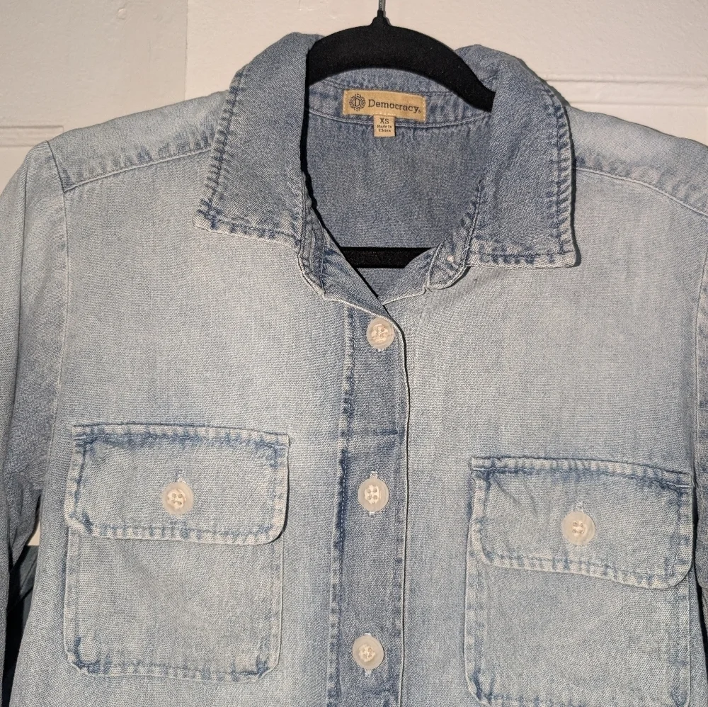 Democracy Denim Style Button-Up Shirt - Picture 4 of 4